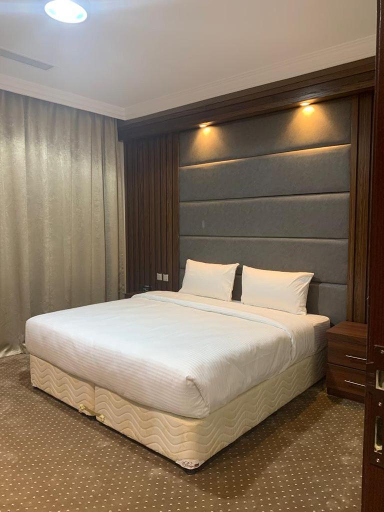 Itlalat Uhud Hotel Medina Eksteriør billede